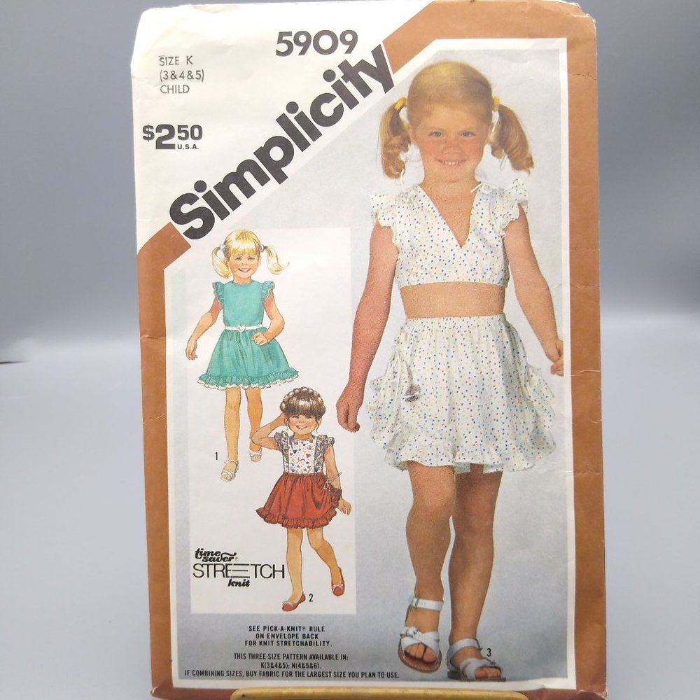 Vintage Sewing PATTERN Simplicity 5909, Girls 1983 Pull On Skirt and Pullover